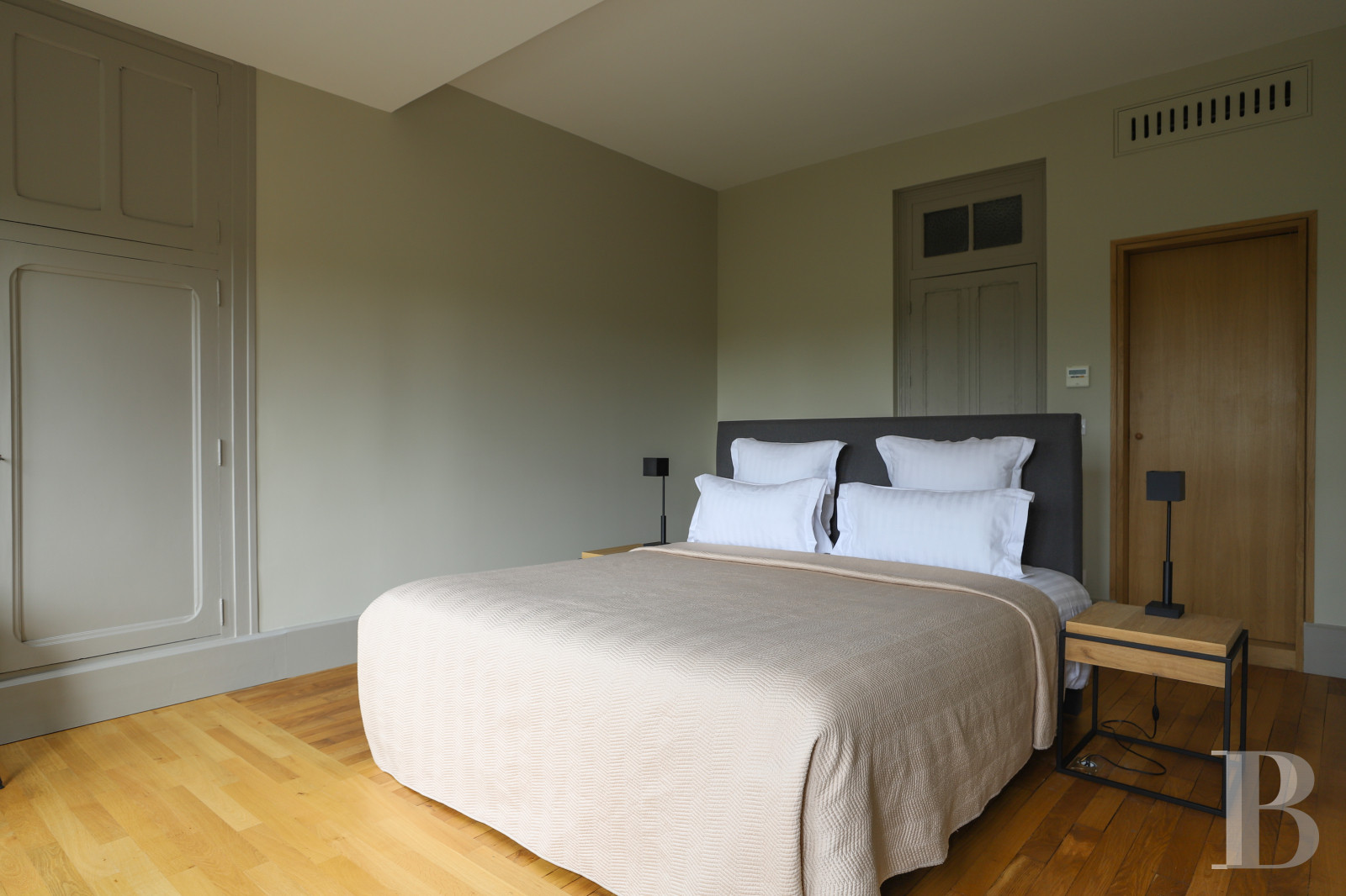 Dans la Drôme, au nord de Valence, un ancien relais de chasse de 1860 devenu annexe indépendante d’un hôtel renommé - photo  n°26